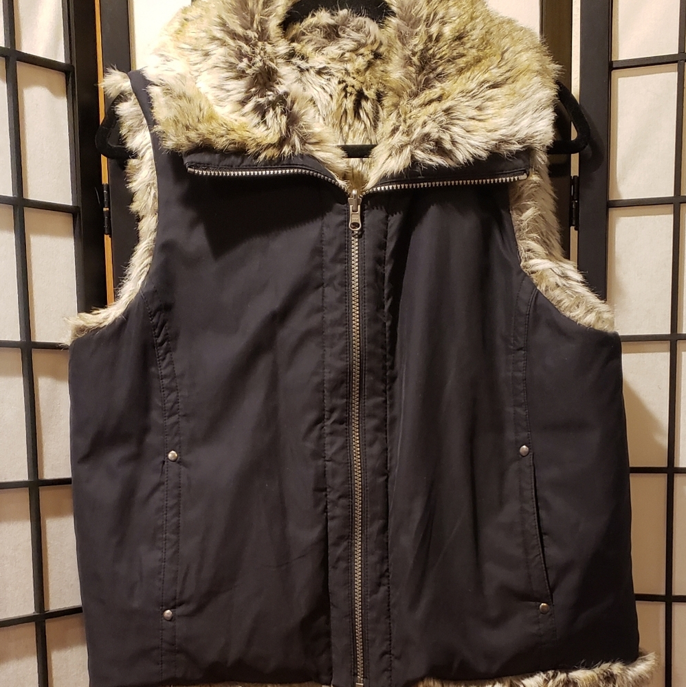 Womens Black/Tan° Faux Fur Reversable* Vest sz Lg